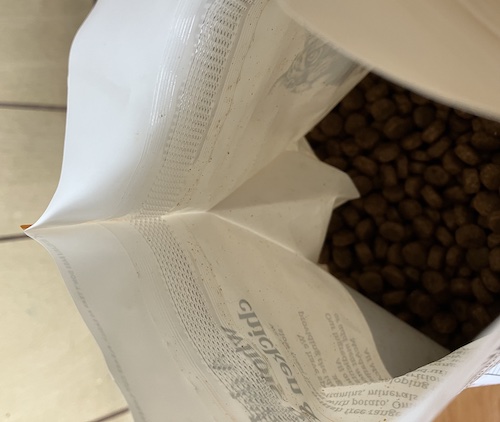 マックアダムズキャットフードのジッパー画像