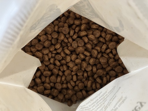 マックアダムズキャットフードの中身