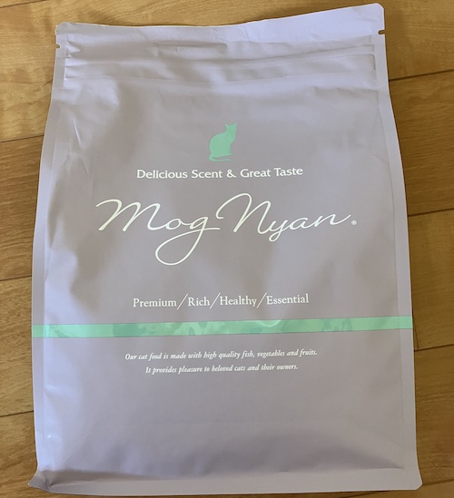 モグニャンキャットフードのパッケージ画像（表面2）