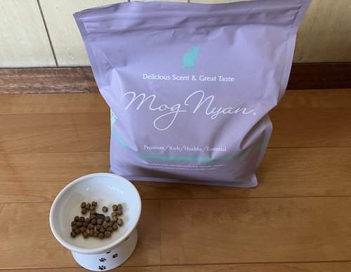 モグニャンキャットフードの盛り付け画像2