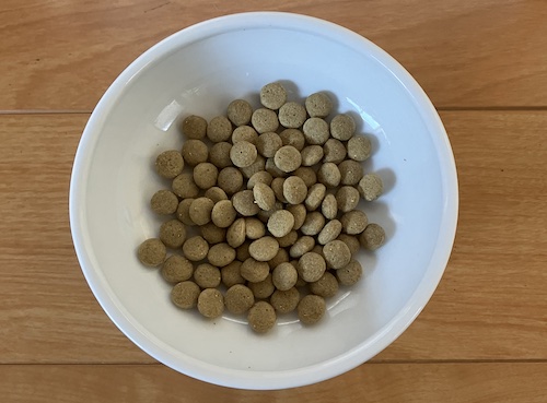 金虎のドッグフードおさかなの盛り付け画像