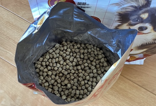 ウェルケアドッグフードの小袋の中身