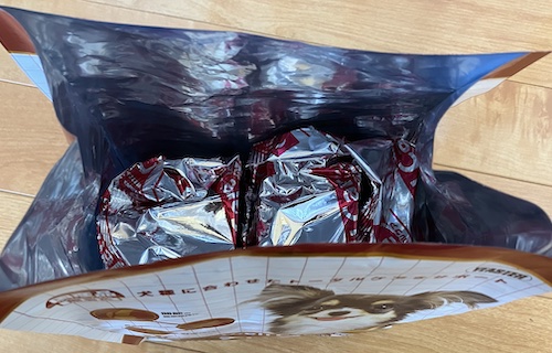 ウェルケアドッグフードの袋の中身1