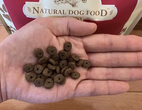 アランズナチュラルドッグフードの粒