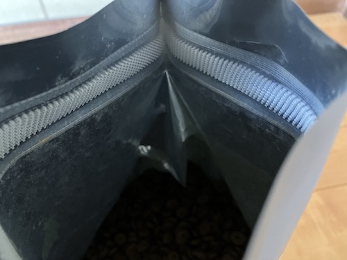 モグワンドッグフードのジッパー画像