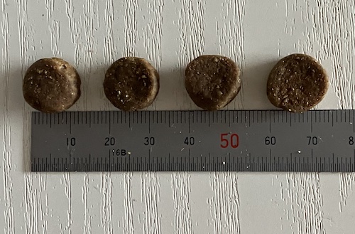 オリジンドッグフードの粒の大きさ