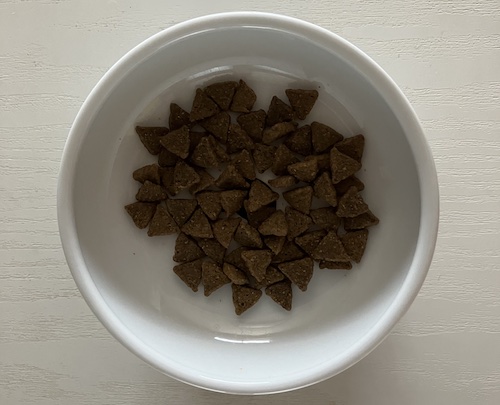 ウェルネスドッグフードの盛り付け画像