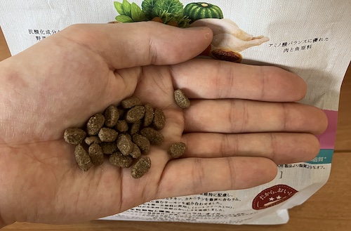 シュプレモドッグフードの粒