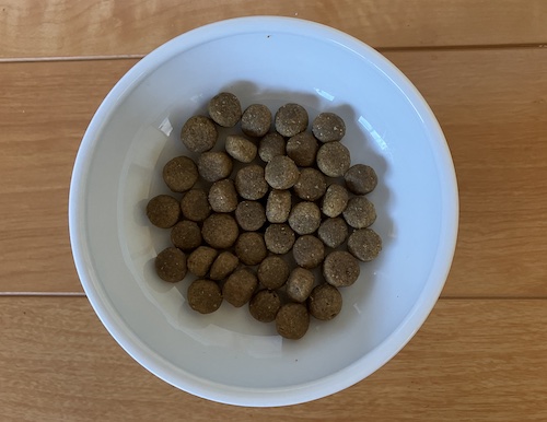 ナウフレッシュドッグフードの盛り付け画像