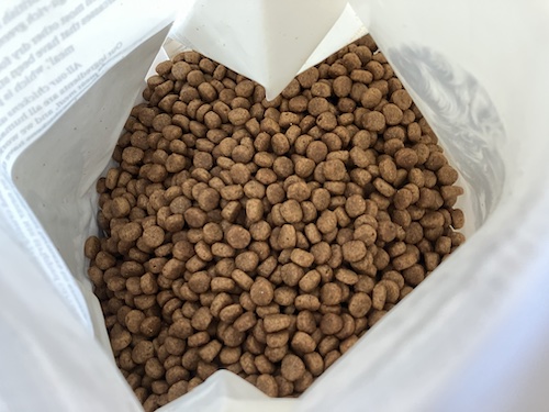 マックアダムズドッグフードの中身