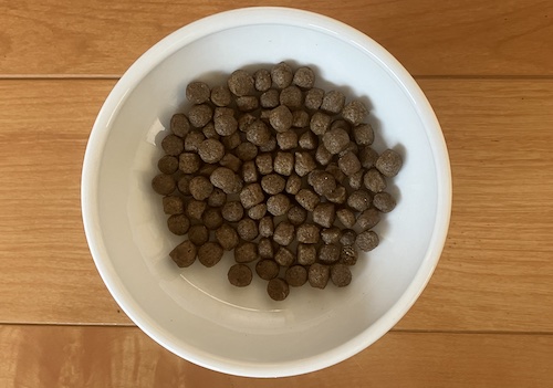 HEKAドッグフードの盛り付け画像