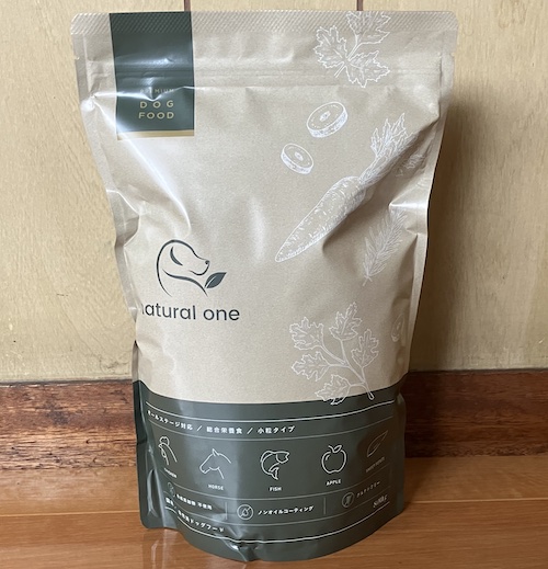 ナチュラルワンドッグフードのパッケージ画像（表面1）