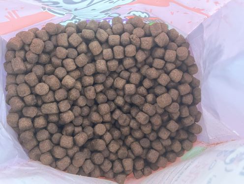 バーキングヘッズドッグフードの袋の中身