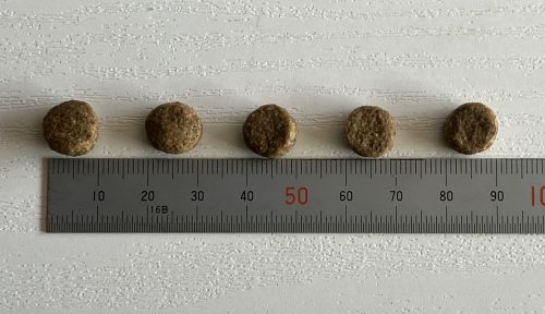 グランツドッグフード フィッシュ&サーモンの粒の大きさ